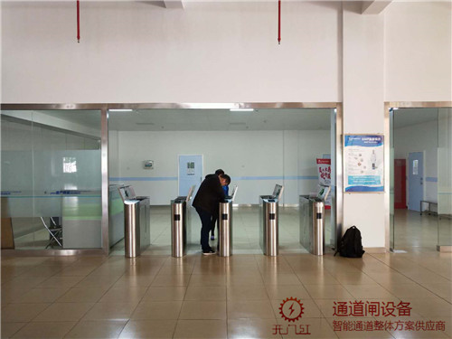 工廠(chǎng)三輥閘應(yīng)用案例